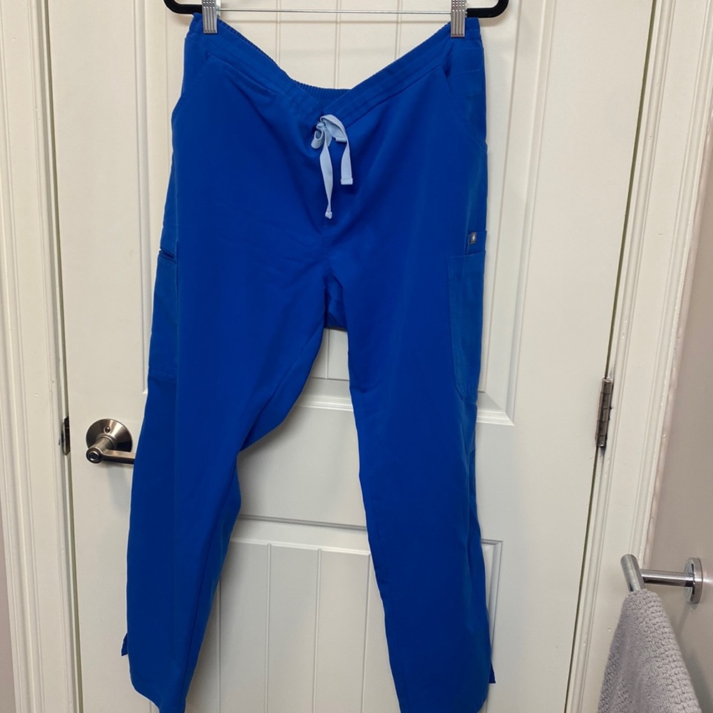 Figs Yola scrubs
